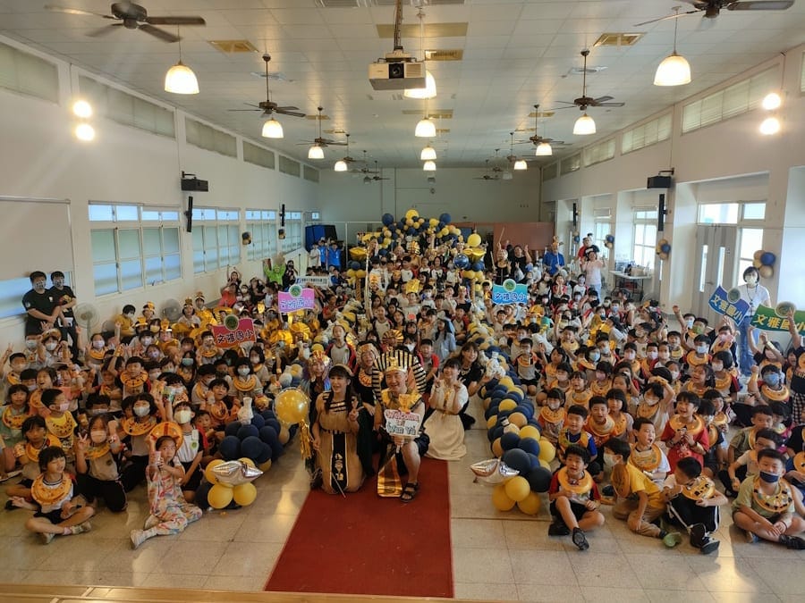嘉義市文雅國小的萬聖節不搗蛋 全校師生共同創作視覺饗宴古埃及文化