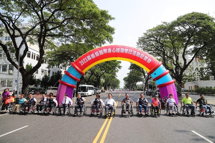 「多元參與 幸福領航力」嘉義縣長翁章梁體驗輪椅馬拉松