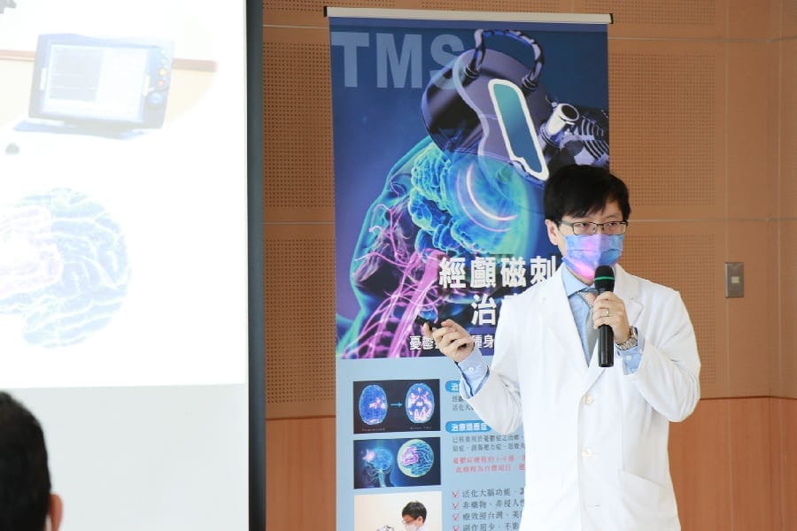 憂鬱症登上全球失能疾病的首位 非侵入性無痛調控情緒 嘉基TMS跟憂鬱拜拜