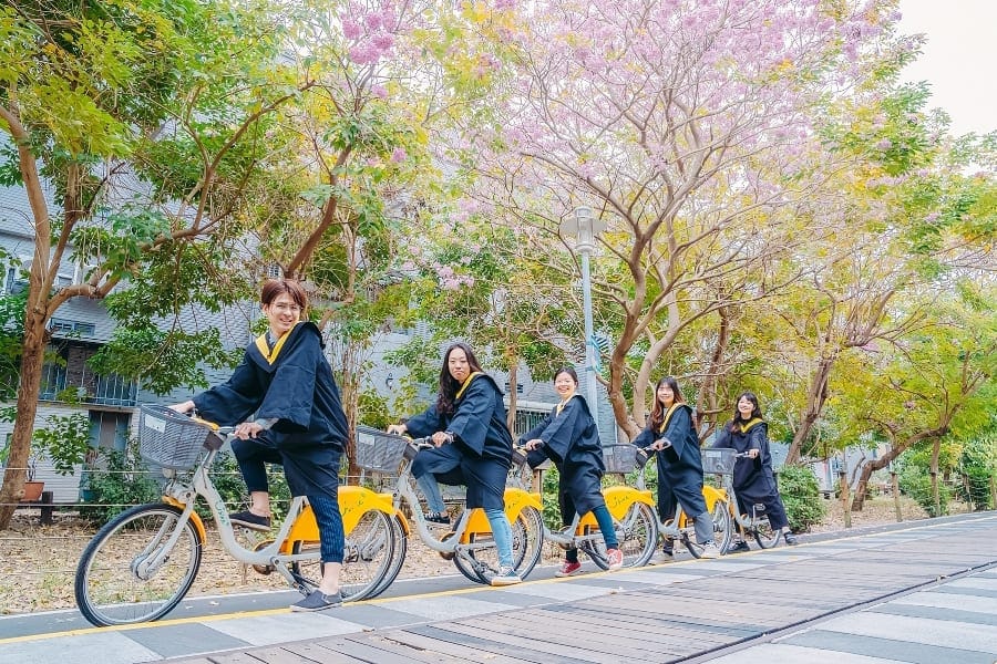 嘉義市蘭潭姊妹亭重現「無敵水景」 來嘉輕旅行拍畢業照留下青春的美好回憶
