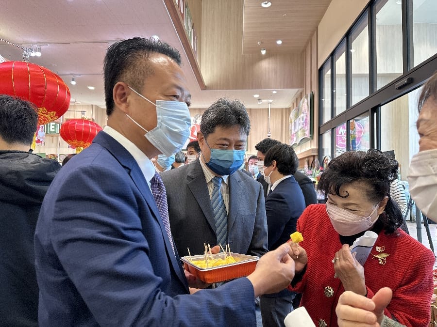 嘉義鳳梨上架日本丸久超市 外銷量達300公噸 將嘉義鳳梨成功推向日本市場