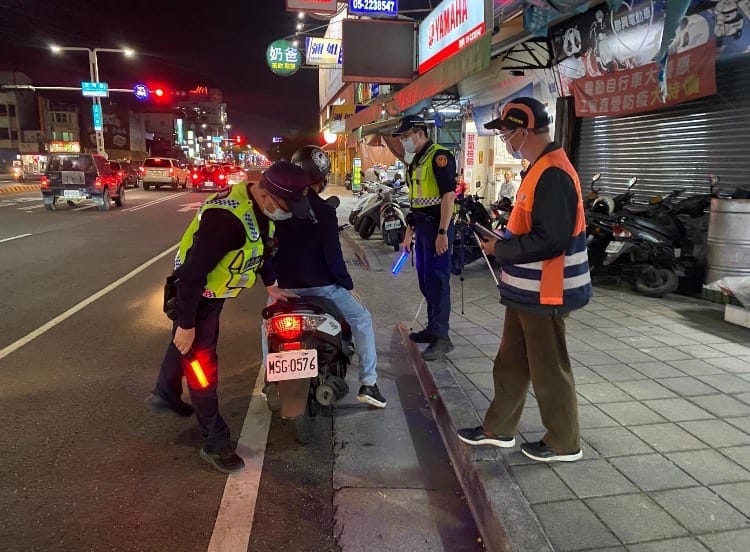 不超速、不無照、不改裝 嘉義市警察局攜手環保監理機關抓改裝噪音不法