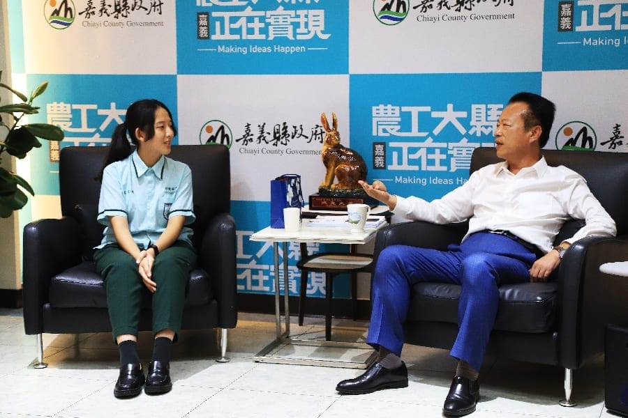 2023總統教育獎得主 蔡育慈出書邀嘉義縣長翁章梁寫序 新書預計今年九月初問世