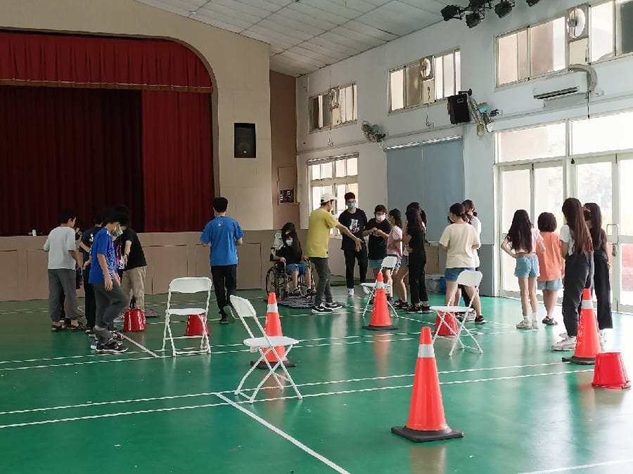 嘉義市府首次前進校園 用玩的學習「人本交通」達成寓教於樂的目的