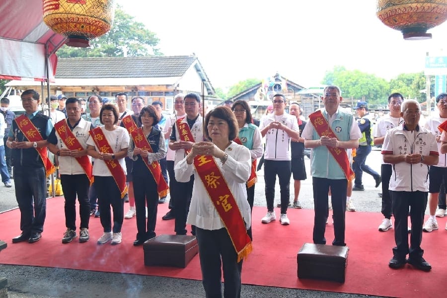代天巡府福安舘3天2夜60公里『福安王爺祭徒步心香路』嘉義市長黃敏惠祈福點起馬炮