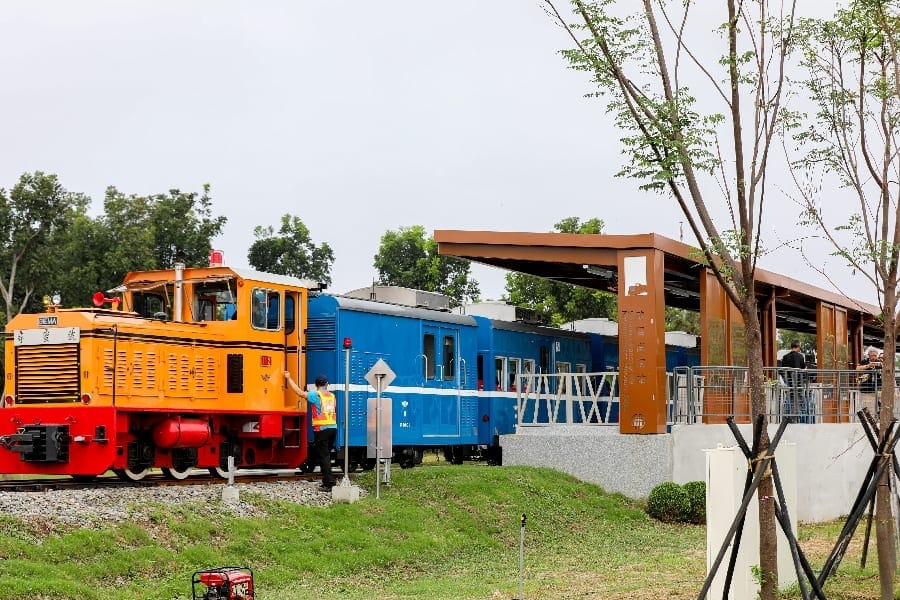 全國最快的高鐵和最慢的五分車列車尋覓號延駛至故宮南院通車典禮