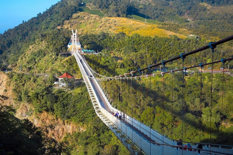 漫遊嘉義梅山！嘉義縣長翁章梁推太平雲梯、步道、老街、網美餐廳一日順遊