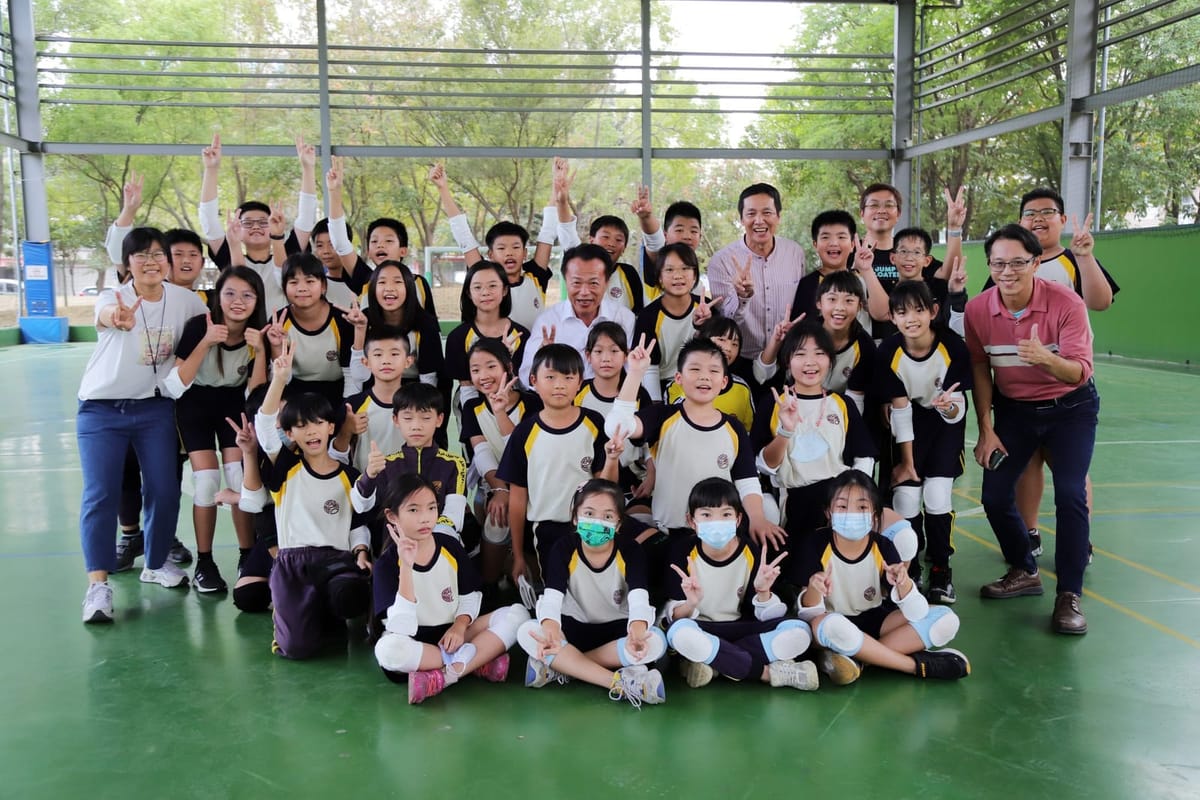 30人31腳及10人11腳競跑賽13日在嘉縣立體育館熱烈開跑