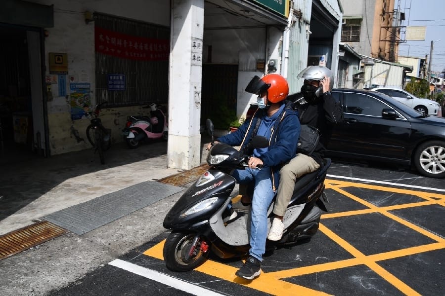 嘉義市警察局大陣仗防搶演練 演練過程太過於逼真 提款民眾信以為真急報案