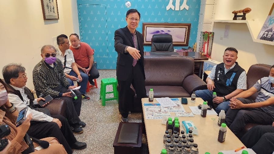 新人新氣象 增設小草之家政治放兩旁 民生擺中間 為嘉義年輕人打造回鄉的路