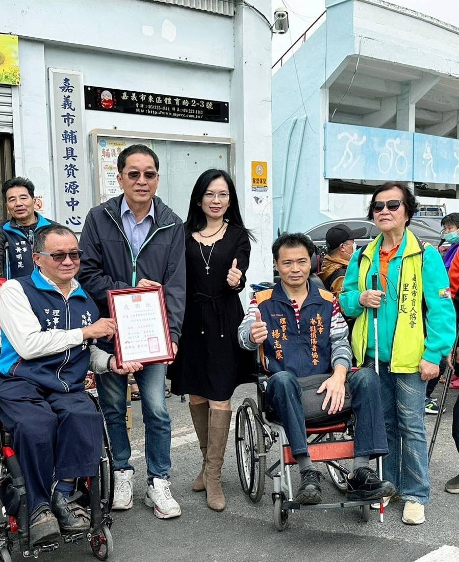 民間資源團隊號召善心好友企業集小愛成大愛 寒冬送暖發放物資