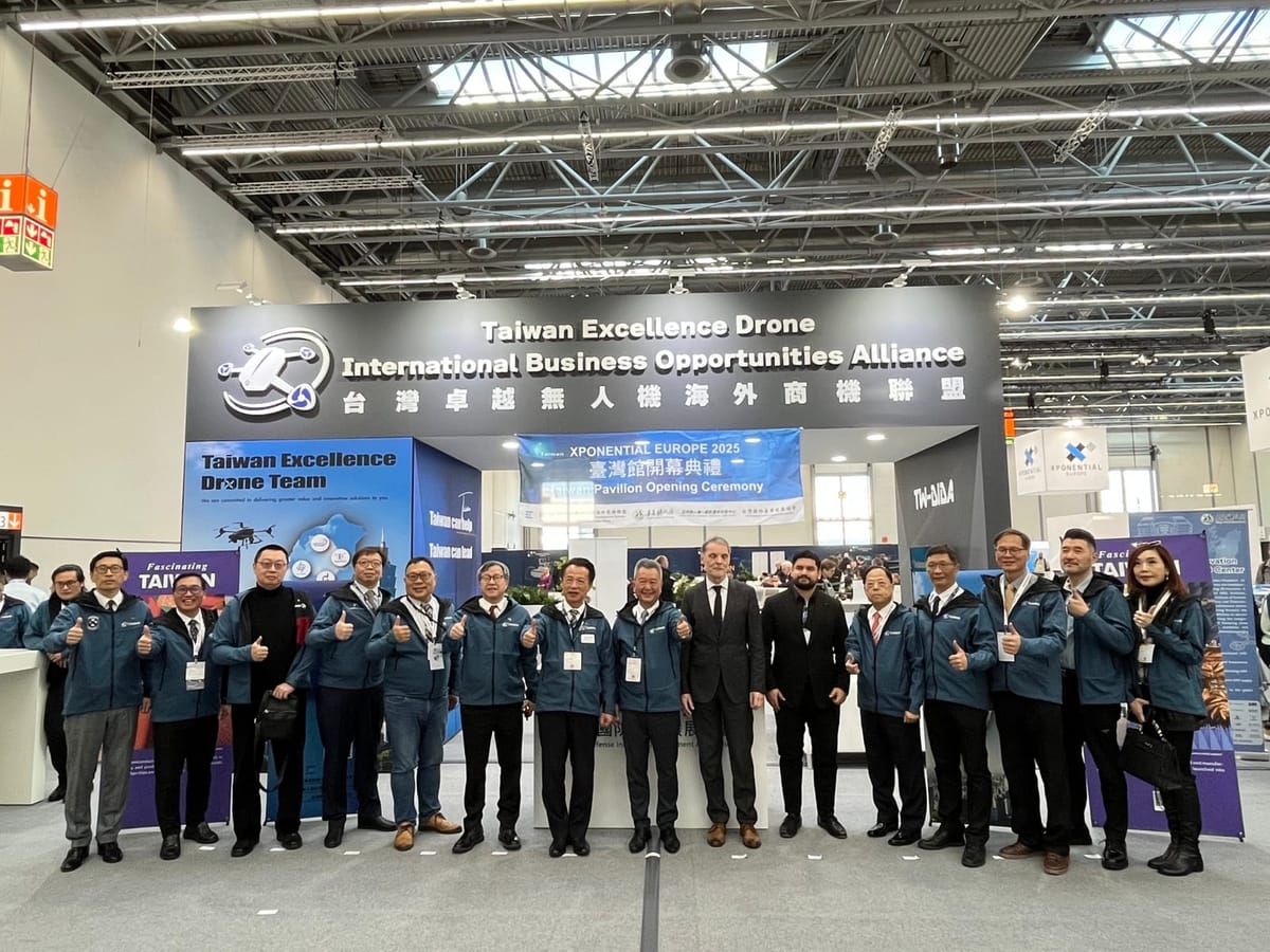 嘉義縣長翁章梁與臺灣卓越無人機海外商機聯盟