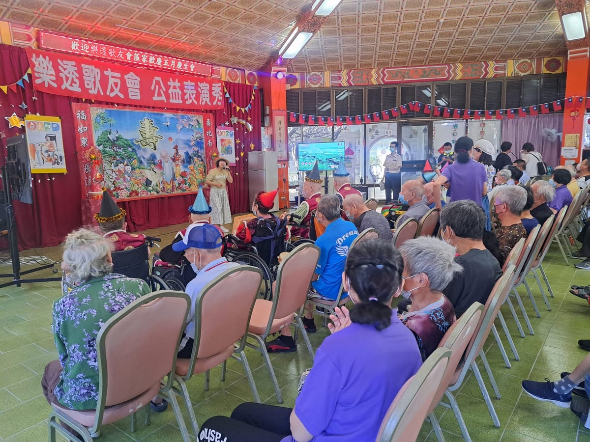 樂透歌友會與佳里榮家共聚歡唱5月慶生會