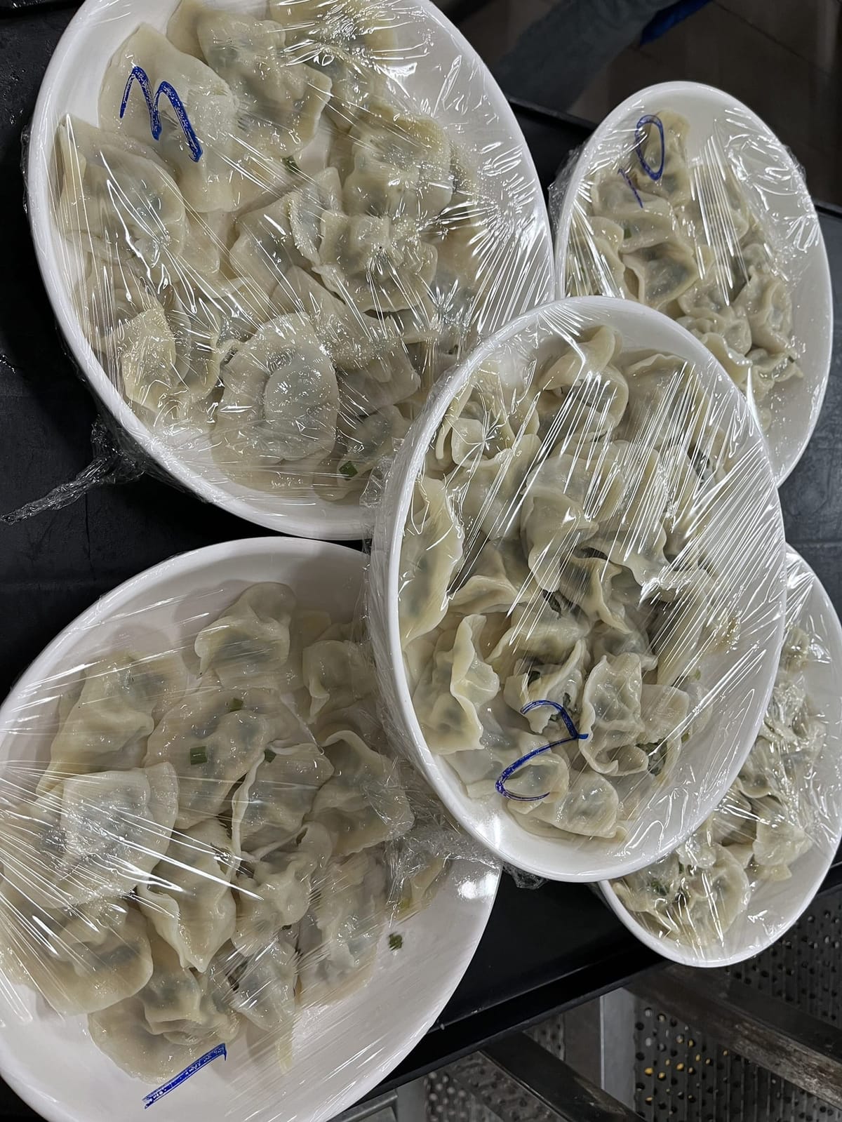 高雄榮家慶重陽 餃子管宅配網暖心送「元寶」