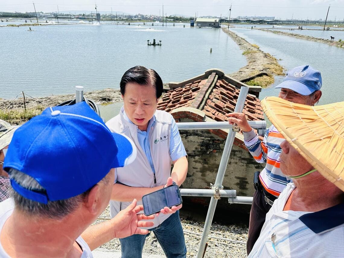 農業部黃次長 視察高雄及屏東地區颱風後養殖漁業及漁港災損