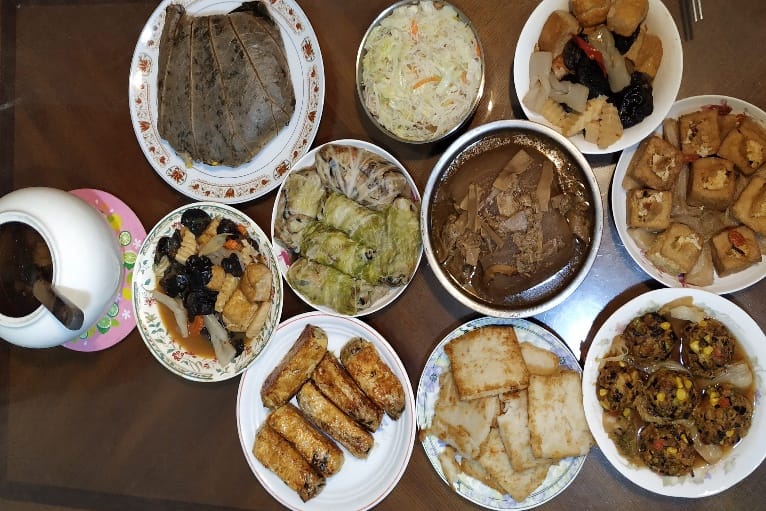 年節飲食淺嚐、替代 搭配適度運動 身材不澎風