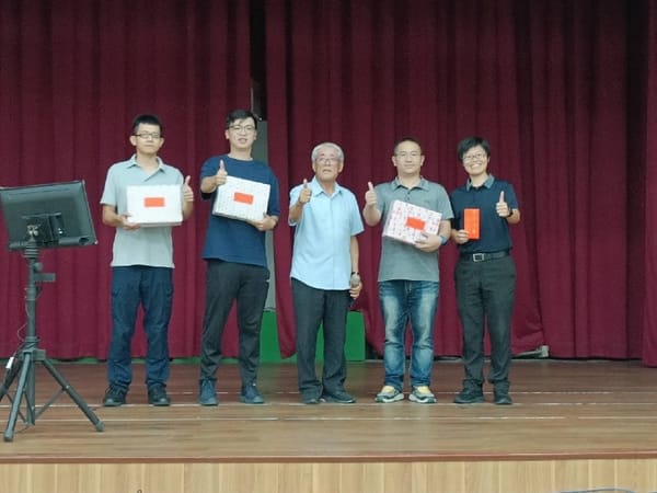為員警執勤更安全保護 嘉縣布袋警友會捐贈特製排汗衫