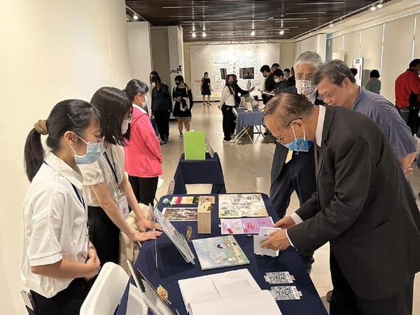 南華大學文學系畢業展　「文思特廣」創意無限