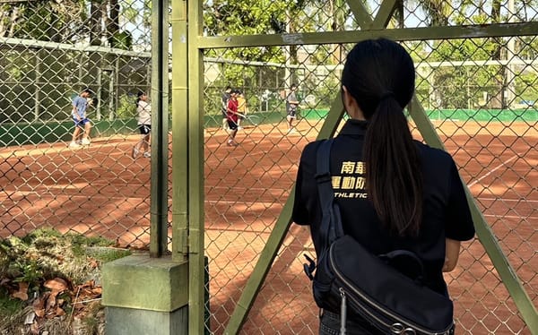 南華大學運動學程展實力　運動防護團隊支援嘉義縣軟網隊賽事