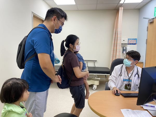 凱米颱風風雨強撲 高醫岡山醫院小兒科維持開診
